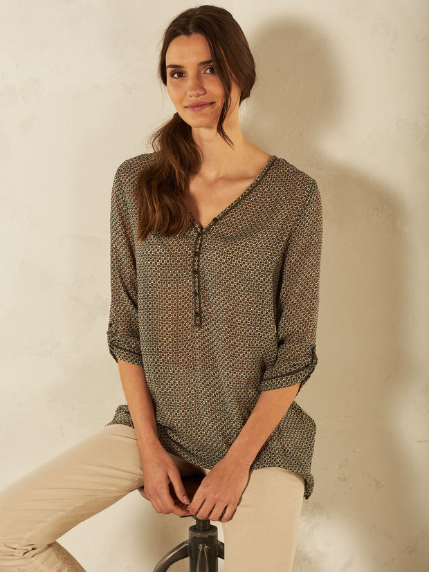 Nile v-neck 3/4 sleeve blouse