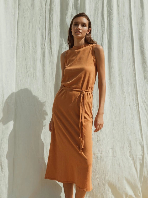 Fitted long dress. Indi & cold.